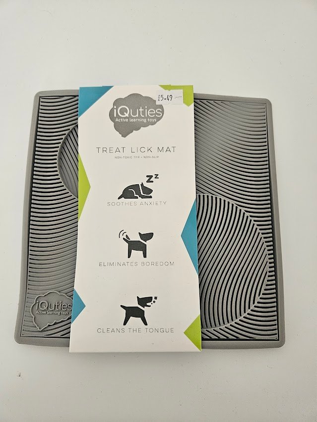 licking mat grey square